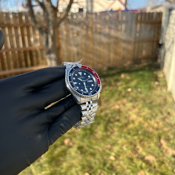 (sold) Seiko SKX009k on a #44G1ZZ OE jubilee. this watch is in 10/10 condition - Picture 2 of 9